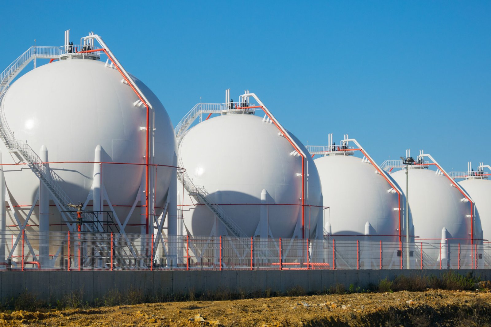 LNG-TANKS-scaled